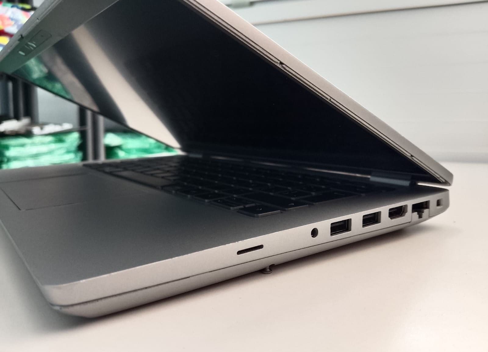 Dell Latitude 14 Titan Gray, foto 3 de 3